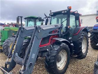 Valtra N123 MED FRONTLÆSSER