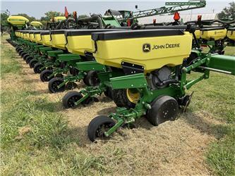 John Deere 1725