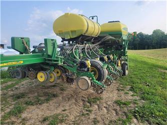 John Deere 1775NT
