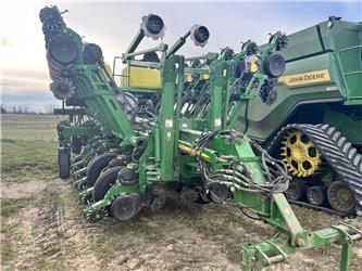 John Deere 1790