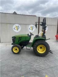 John Deere 3038E