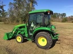 John Deere 3046R