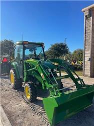 John Deere 3046R