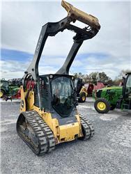 John Deere 317G