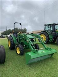John Deere 4044M