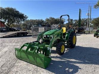 John Deere 4044M