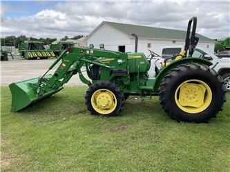 John Deere 5075E