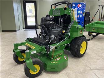 John Deere 636M