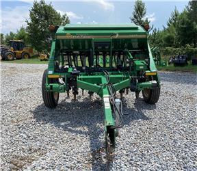 John Deere 706NT