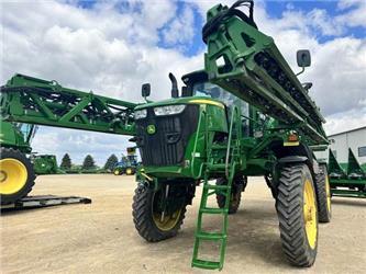 John Deere R4044