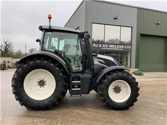 Valtra N174 Unlimited Versu Tractor (ST18529)