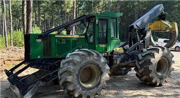 John Deere 748H