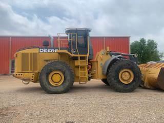John Deere 844J