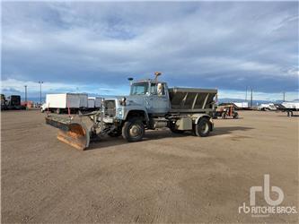 Ford L8000