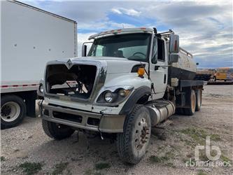 International 7600
