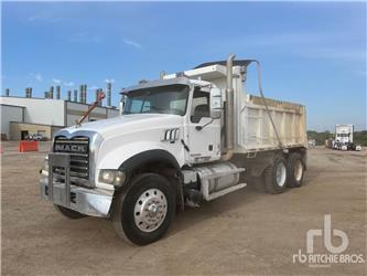 Mack GU713