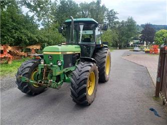 John Deere 2850