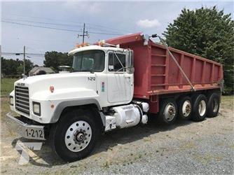 Mack RD688S