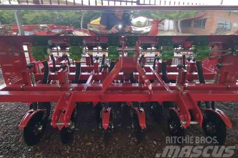  Other 12 Row Fine Seed Planter Ostali kamioni