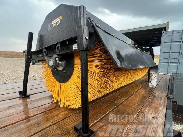 John Deere Worksite Pro BA84 Sweeper Polovni kamioni za čišćenje