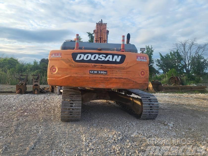 Doosan DX 300 LCA Bageri guseničari