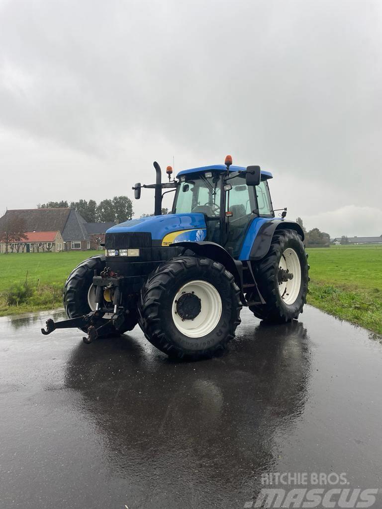 New Holland TM175 Frontlinkage and frontpto Traktori