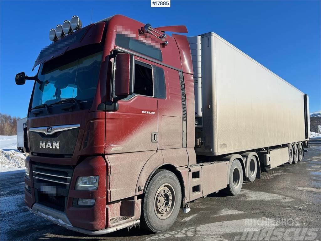 MAN TGX 28.580 6x2 truck w/ 2012 Chereau Inogam traile Tegljači