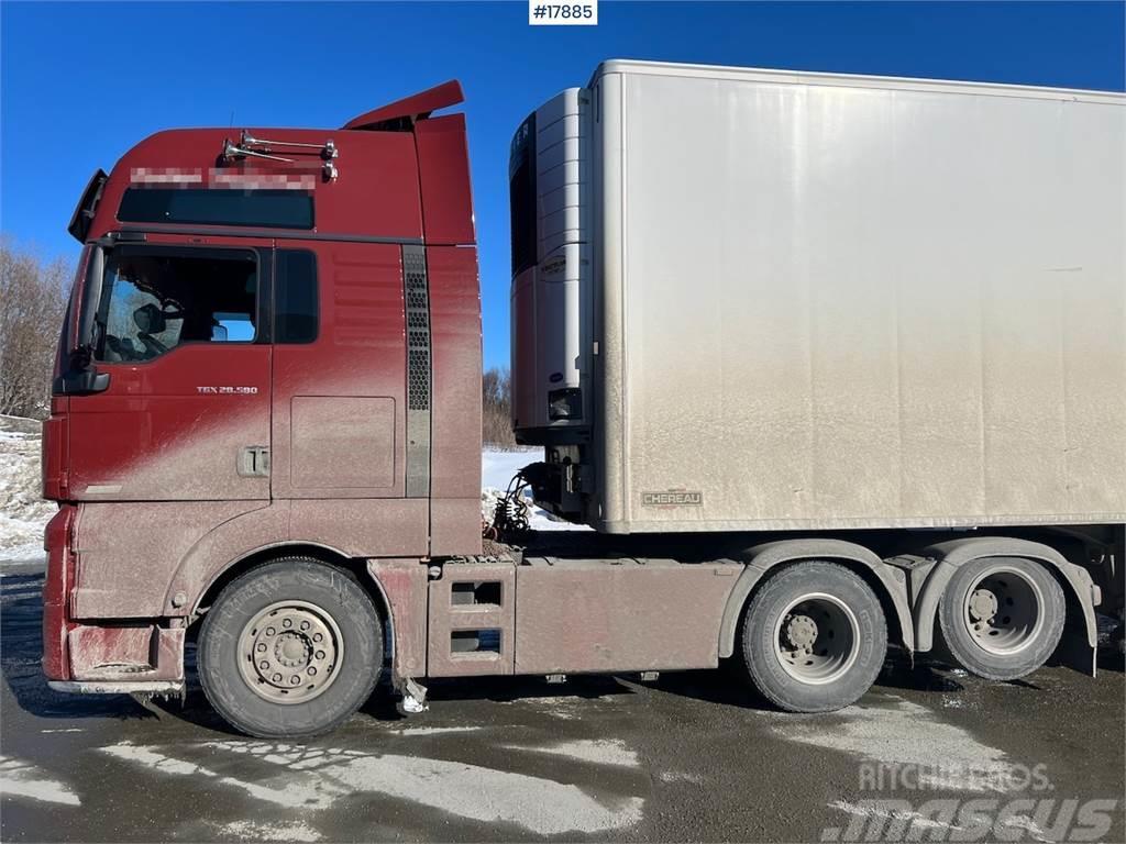 MAN TGX 28.580 6x2 truck w/ 2012 Chereau Inogam traile Tegljači