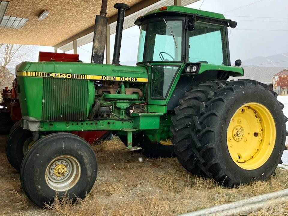 John Deere 4440 Traktori