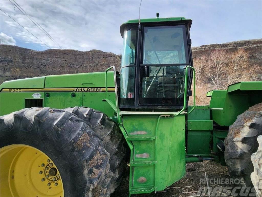 John Deere 8570 Traktori