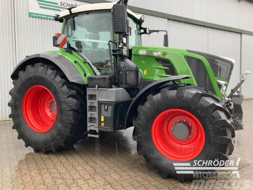 Fendt 828 VARIO S4  PROFI PLUS Traktori