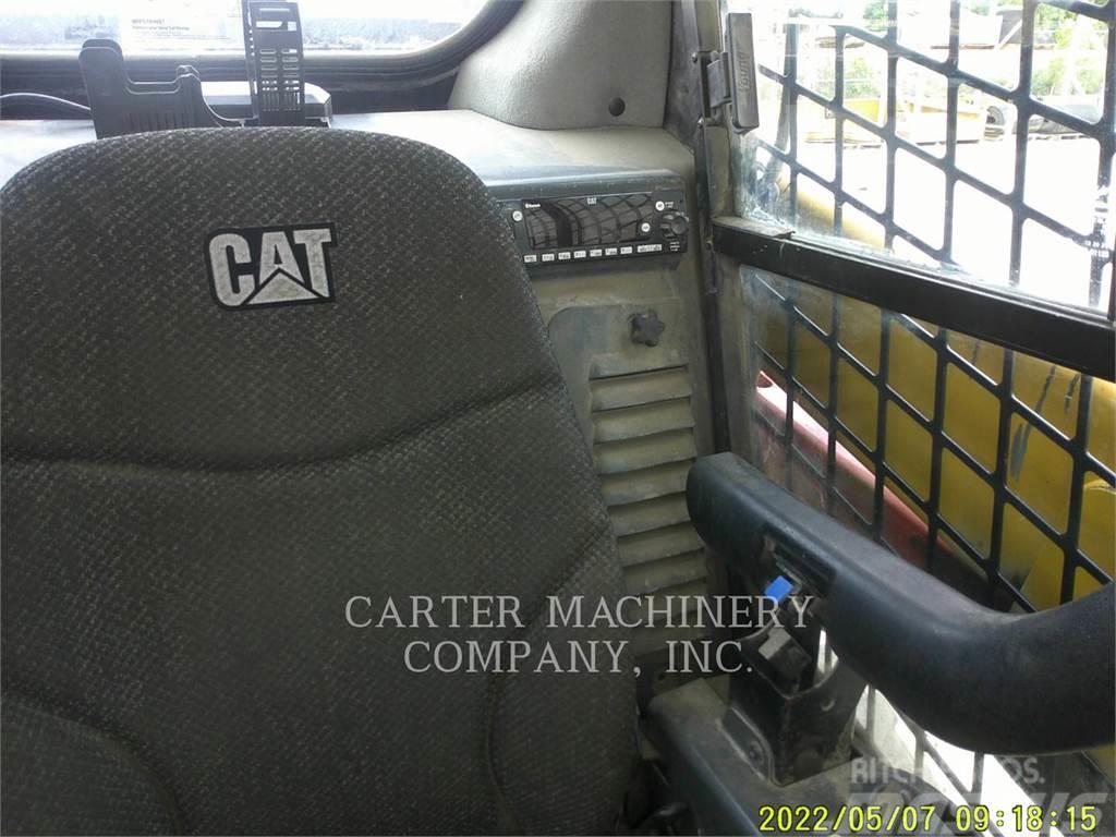 CAT 236D Skid steer mini utovarivači