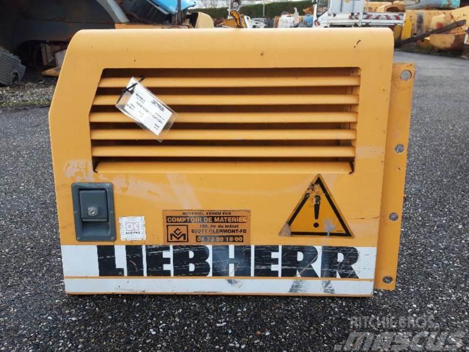 Liebherr R900LI Kabine i unutrašnjost