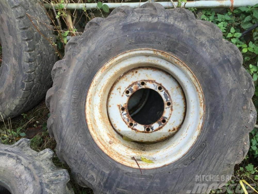  Tyre and Wheel Used Trellborg 500 - 60 - 22.5 £90 Gume, točkovi i felne