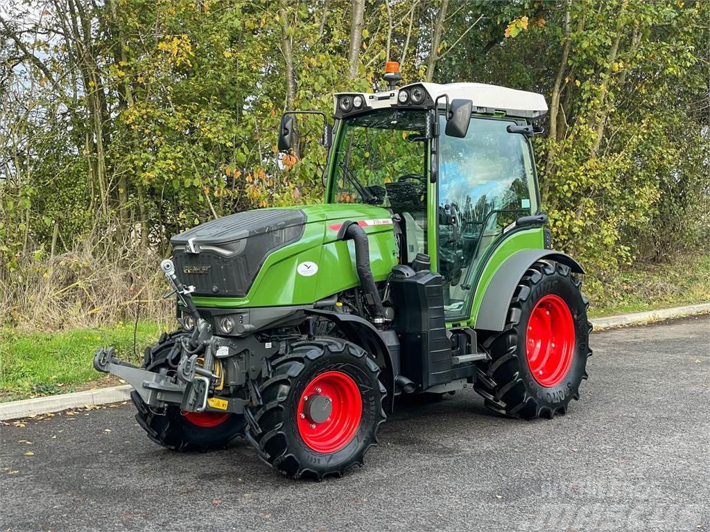 Fendt 210V Profi Plus Traktori