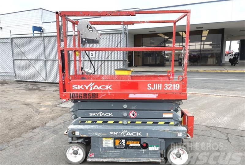 SkyJack SJIII 3219 Makazaste platforme