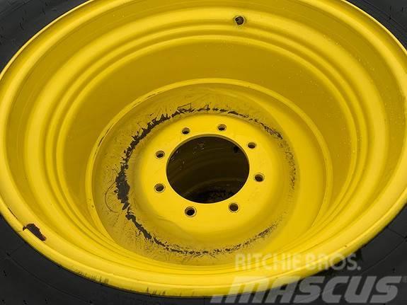 John Deere Hjul par: Michelin Multibib 540/65 28 GKN gul 18 Gume, točkovi i felne