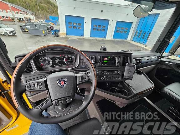 Scania R560 8X4 Kiperi kamioni
