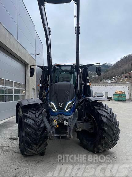 Valtra T235 Traktori