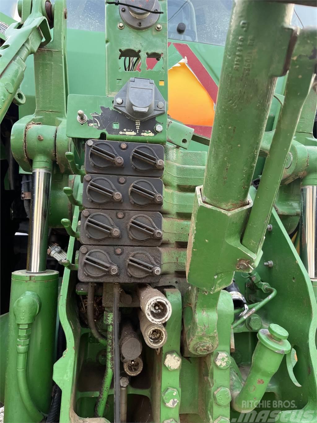 John Deere 8310 Traktori
