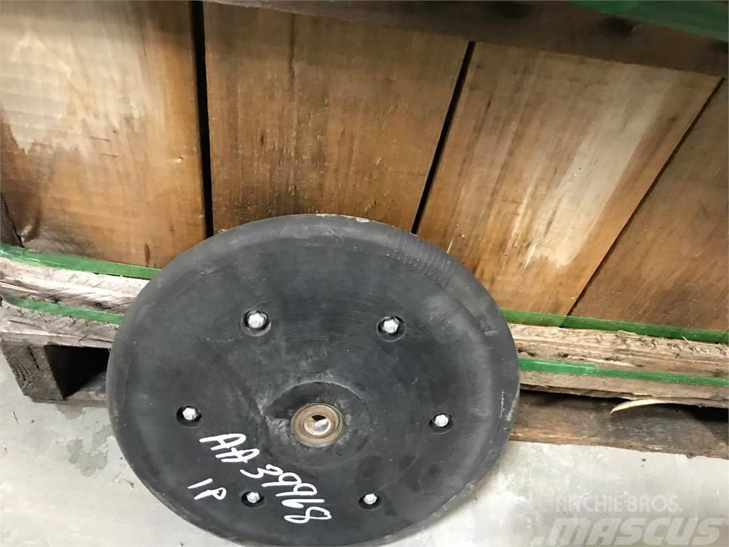 John Deere AA39968 rubber closing wheel Ostale mašine i oprema za setvu i sadnju