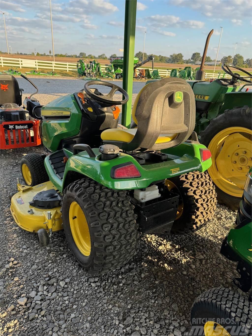 John Deere x580 Manji traktori