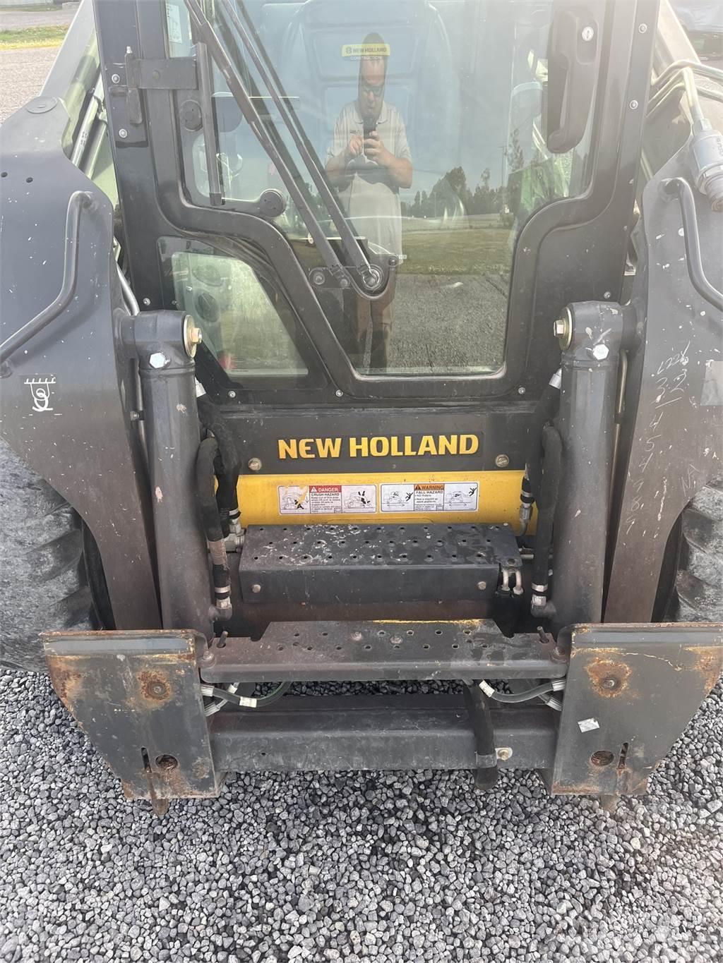 New Holland L228 Skid steer mini utovarivači