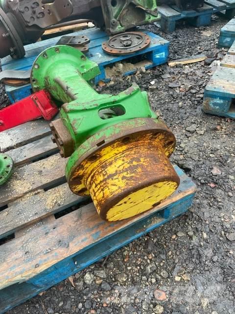 John Deere 7600/7700/7800 zwrotnica zwolnica most napędowy cz Ostale poljoprivredne mašine