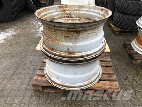Massey Ferguson 16x34 8 huls Gume, točkovi i felne