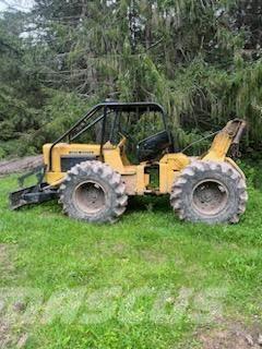 John Deere 440A Skideri