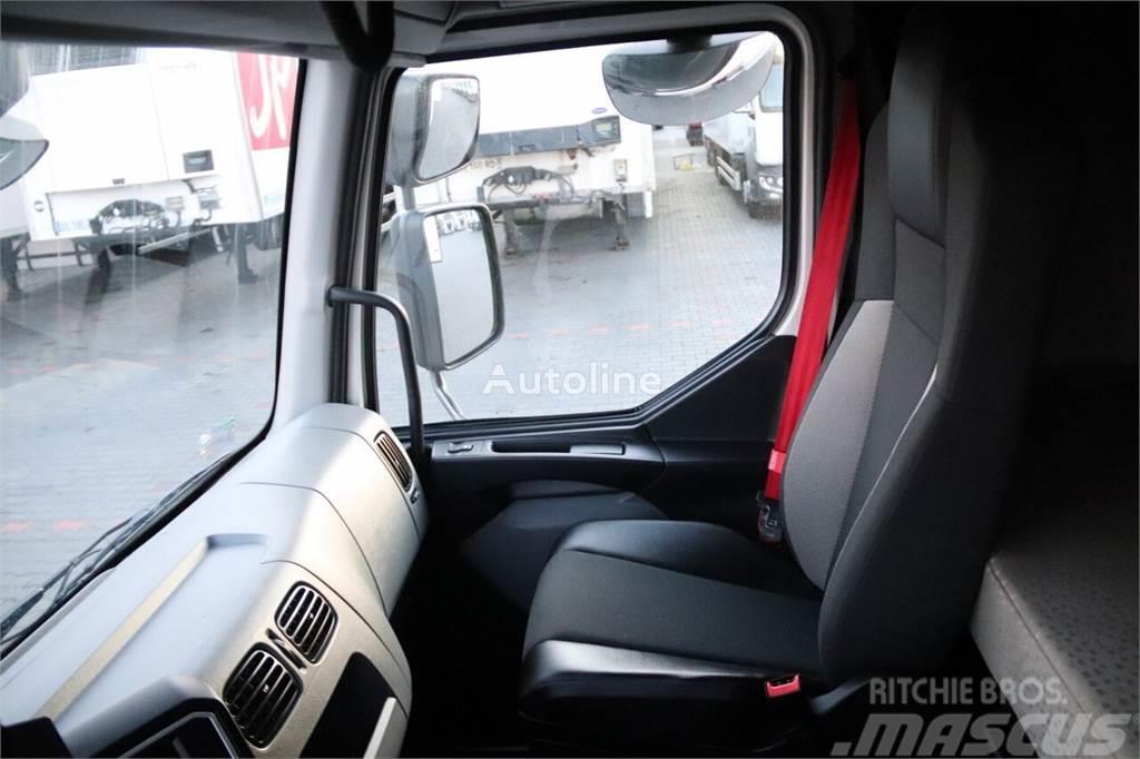 Renault D 250 Fridge + tail lift Kamioni hladnjače