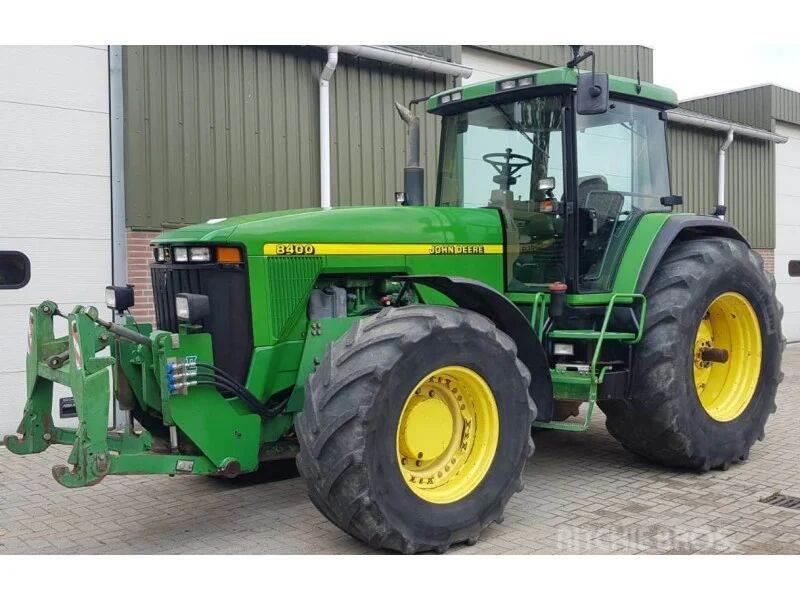 John Deere 8400 Traktori