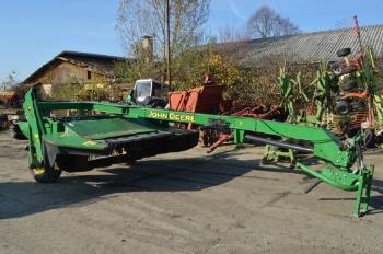 John Deere 530