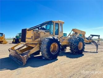 John Deere 748G
